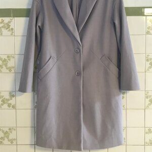 Pretty lilac-colored mid-season coat